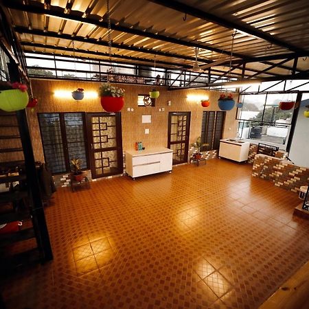 Hotel The Location, A Penthouse Dehradun Exterior foto